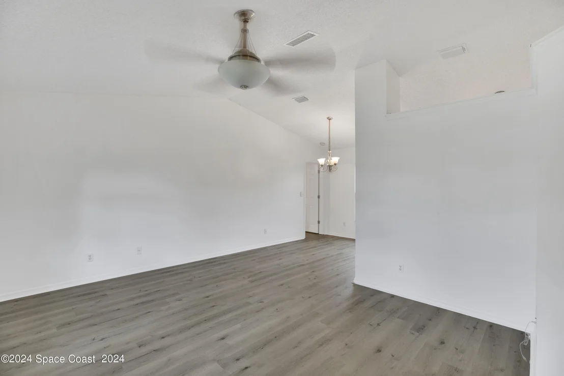 Photo of 4550 Robert Street
