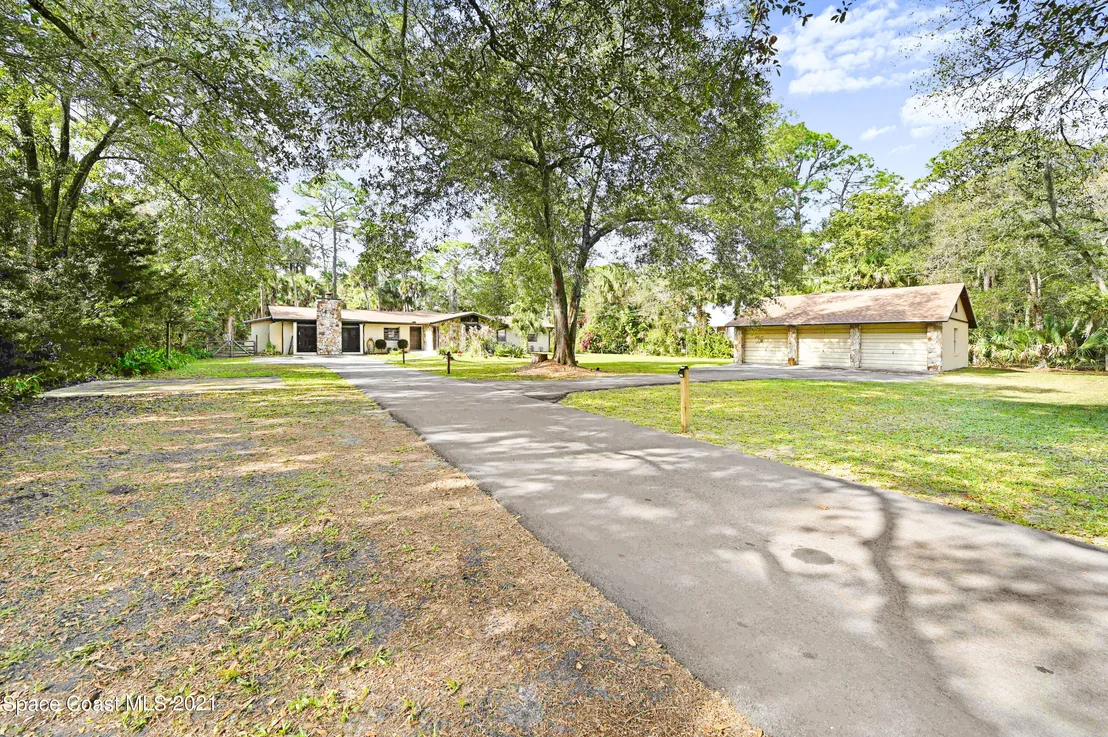 Photo of 2533 Meadow Lane