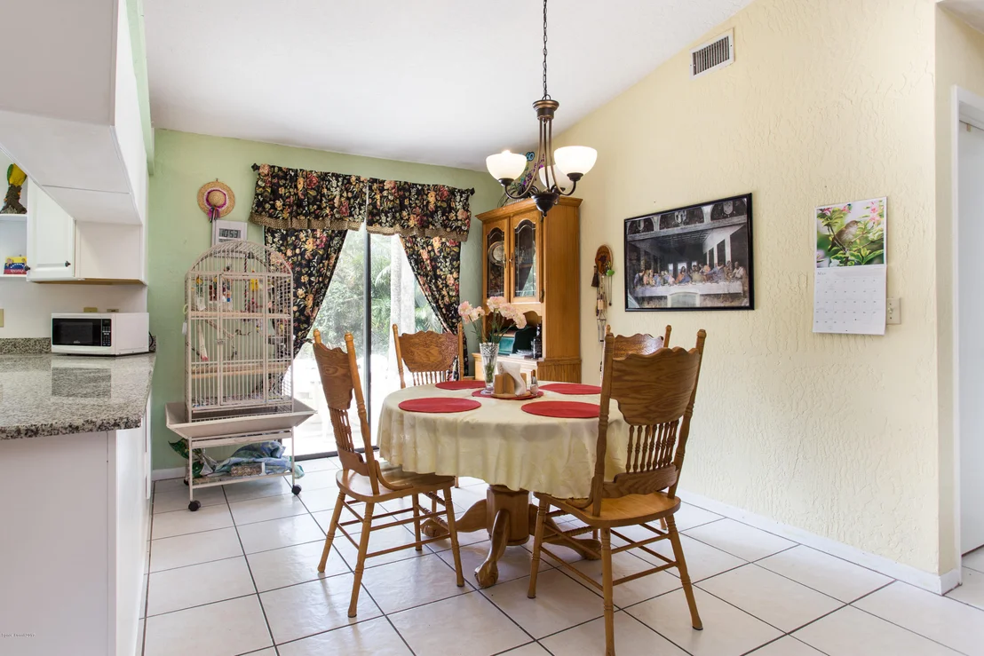 Photo of 3835 Milwaukee Avenue