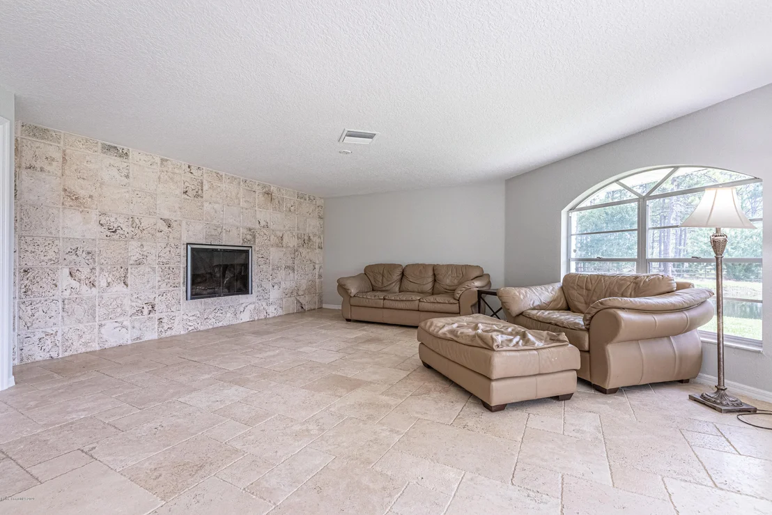 Photo of 4300 Pinewood Road