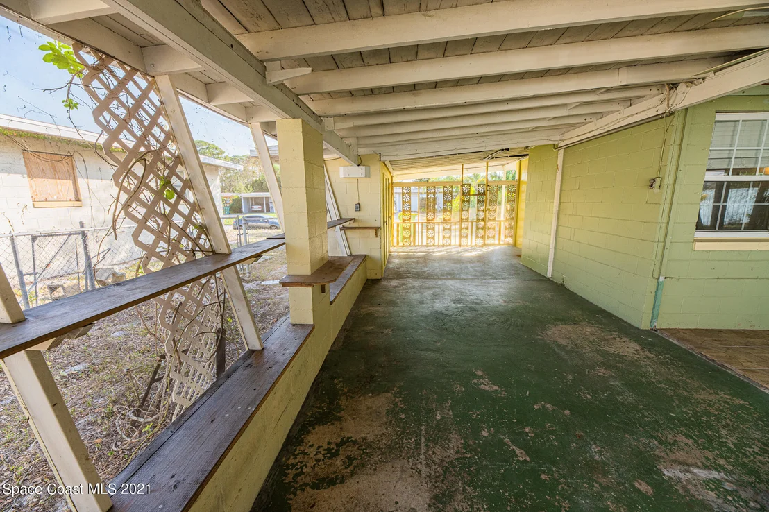 Photo of 1050 Myrtle Lane