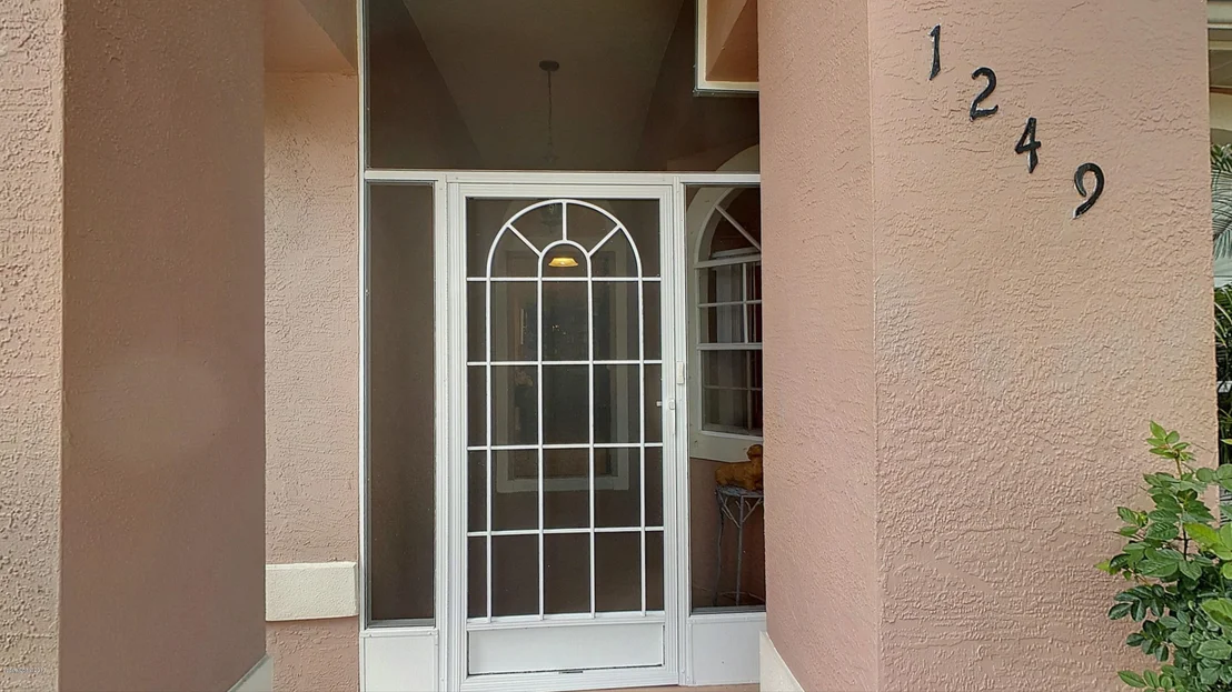 Photo of 1249 Lakeview Drive
