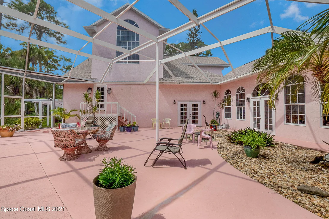 Photo of 1817 Laurel Oak Drive S
