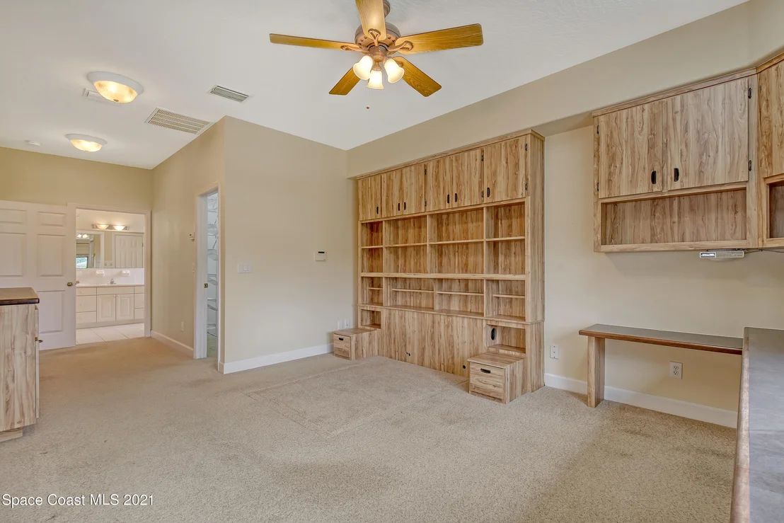 Photo of 457 Cardinal Drive