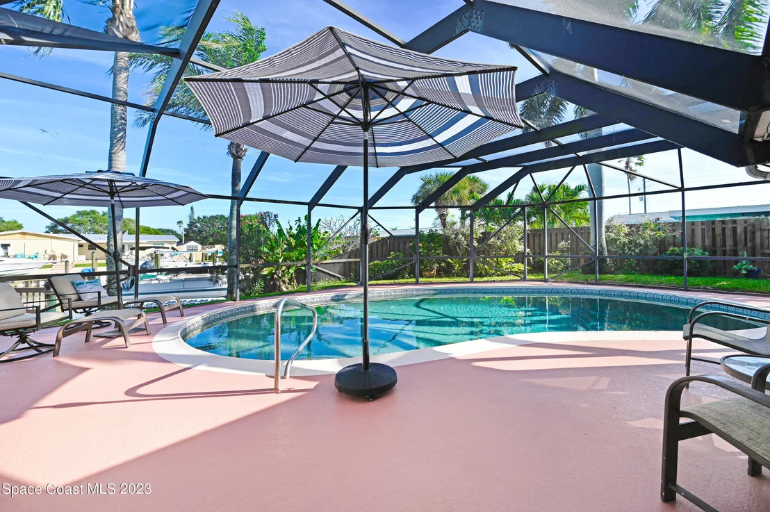 Photo of 405 Thrush Drive