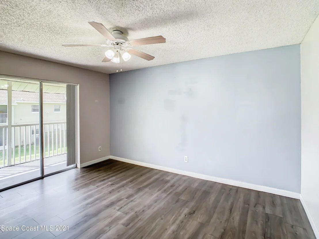 Photo of Unit 3 at 4100 Pershing Pointe Place