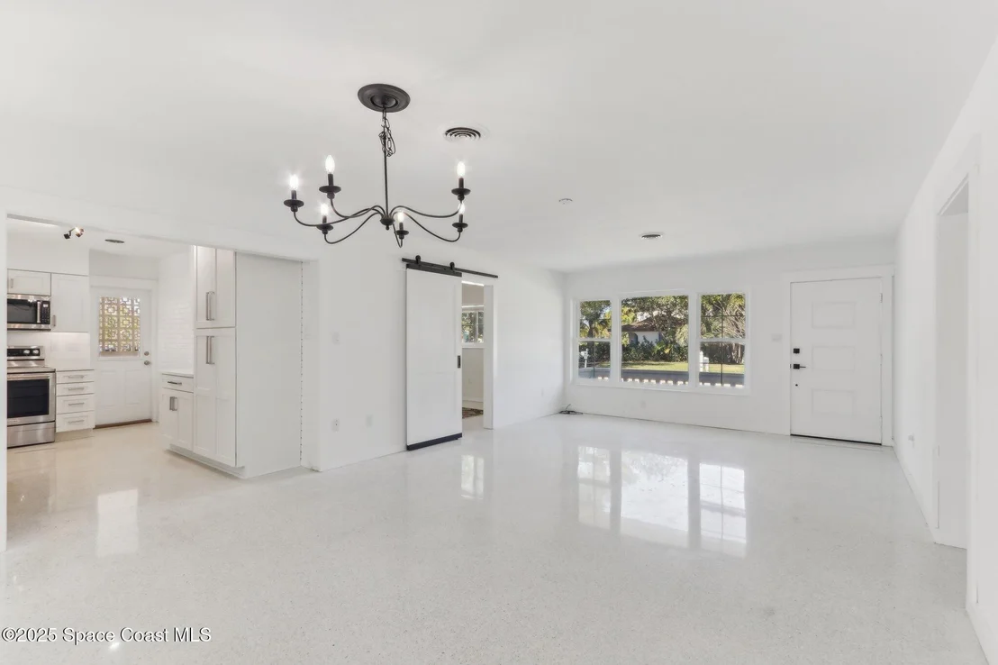 Photo of 231 5th Avenue