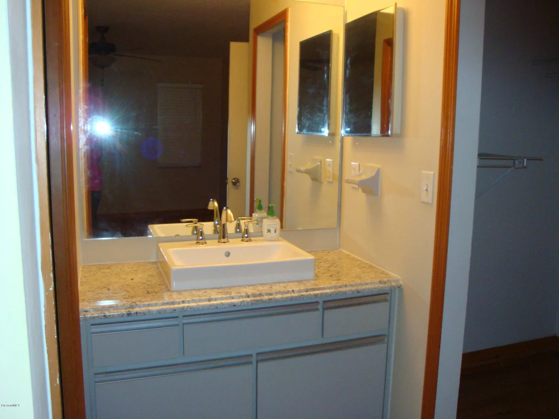Photo of 982 S Fork Circle