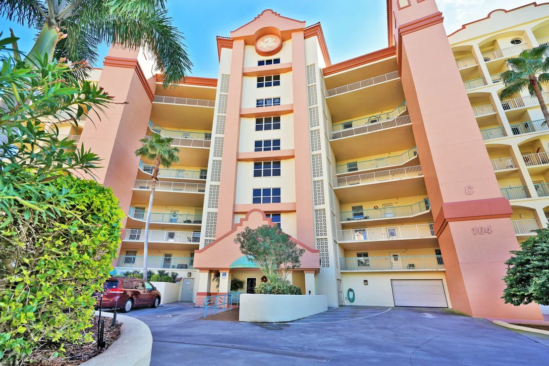 Photo of Unit 404 at 104 Riverside Drive