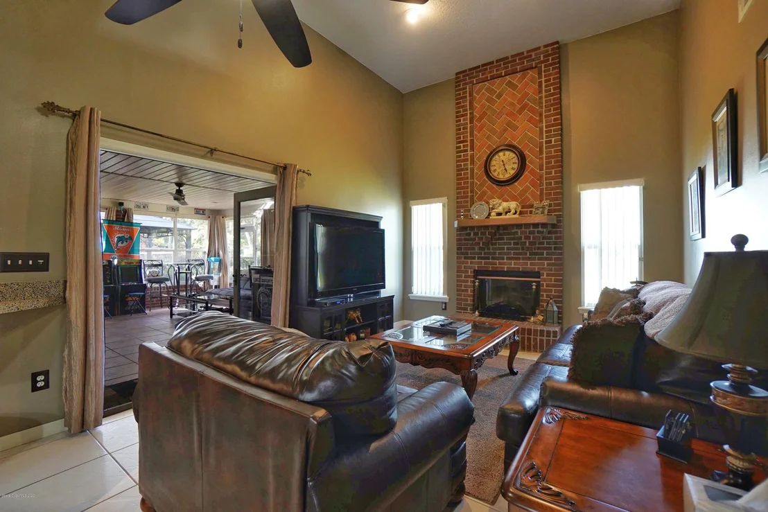 Photo of 440 N Burnett Road