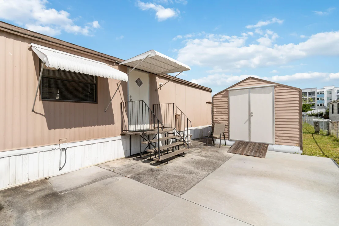 Photo of 2547 Chatham NE