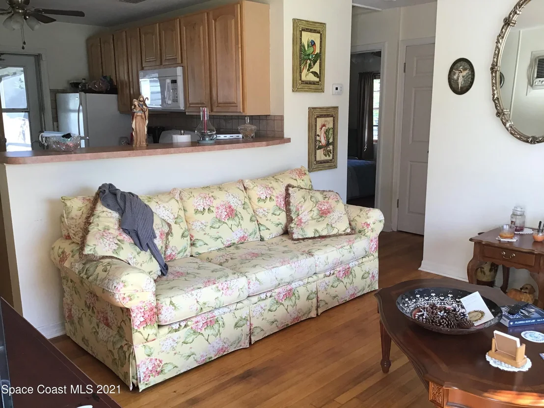Photo of 301 Live Oak Lane