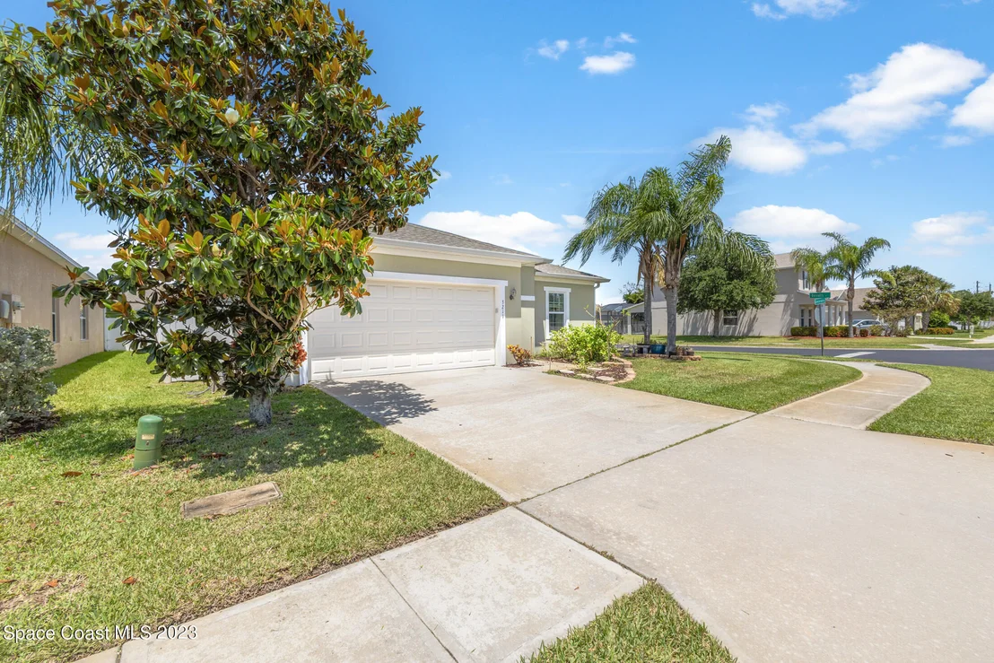 Photo of 3211 Constellation Drive
