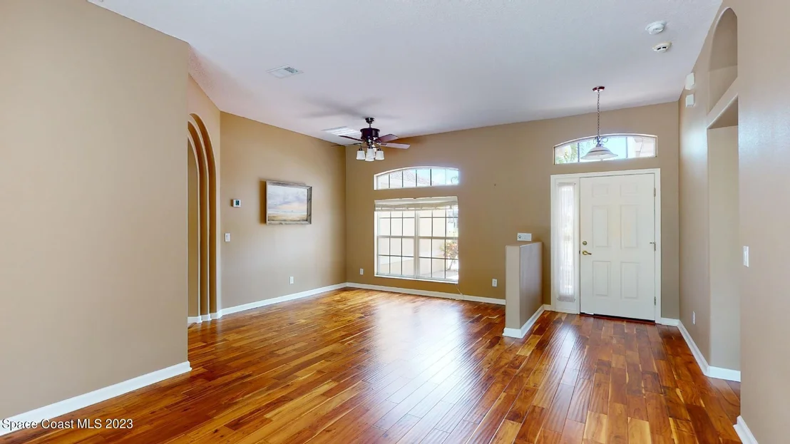 Photo of 3356 Peninsula Circle