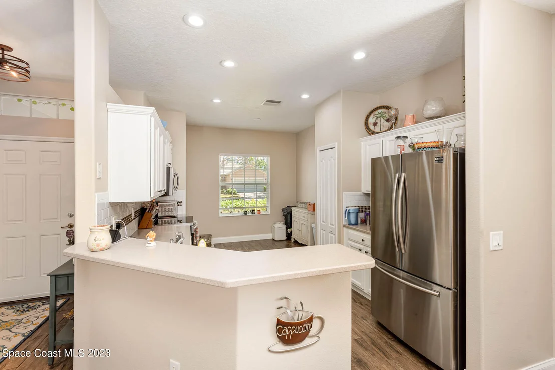Photo of 402 Waterside Circle