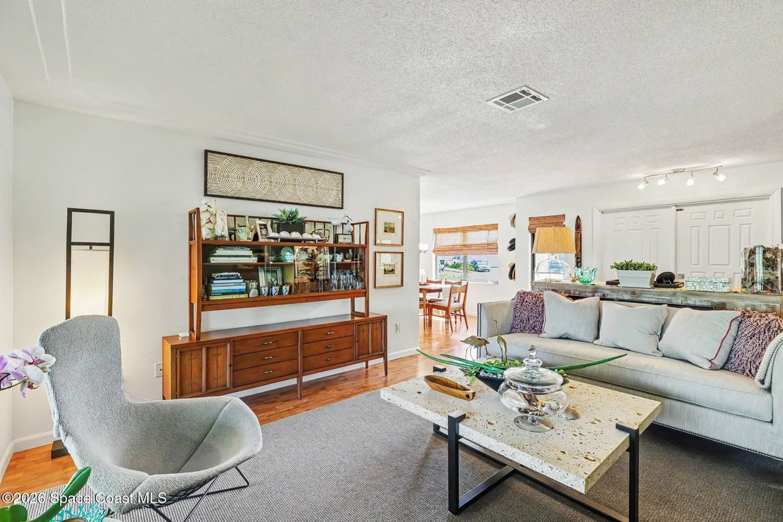 Photo of 444 Thrush Drive