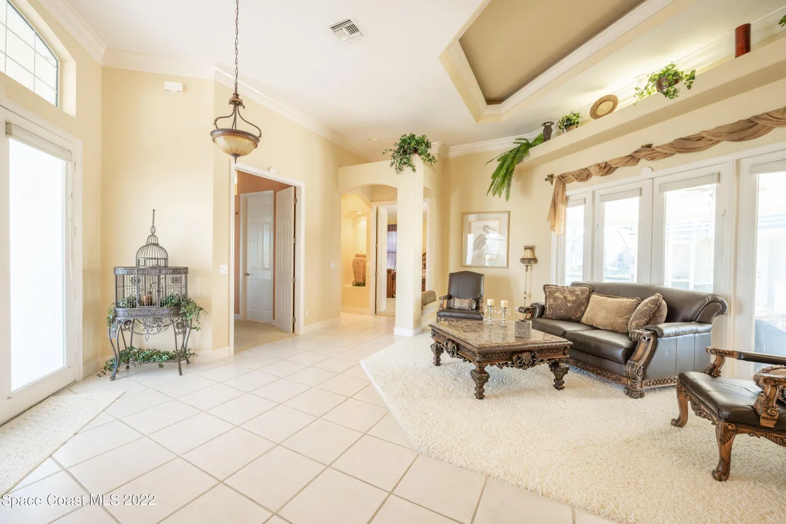 Photo of 981 Stratford Place