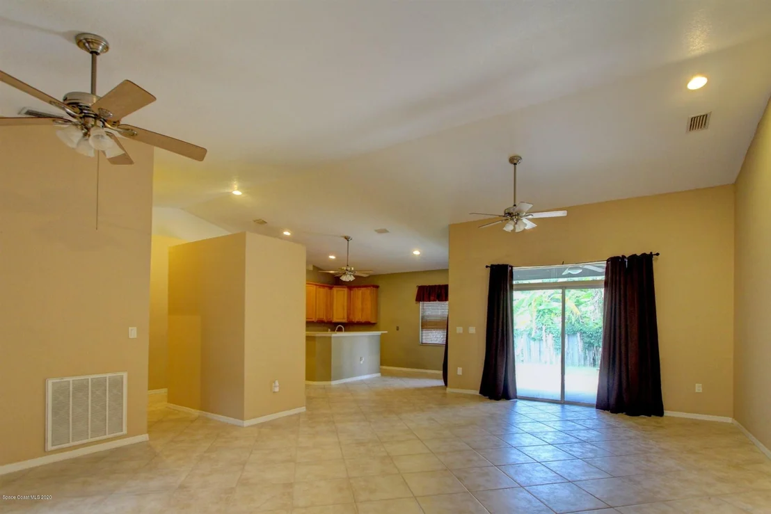 Photo of 1125 Brook Street NE