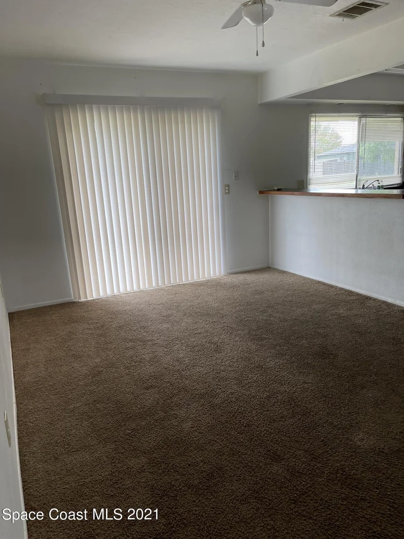 Photo of 1199 Riviera Drive NE