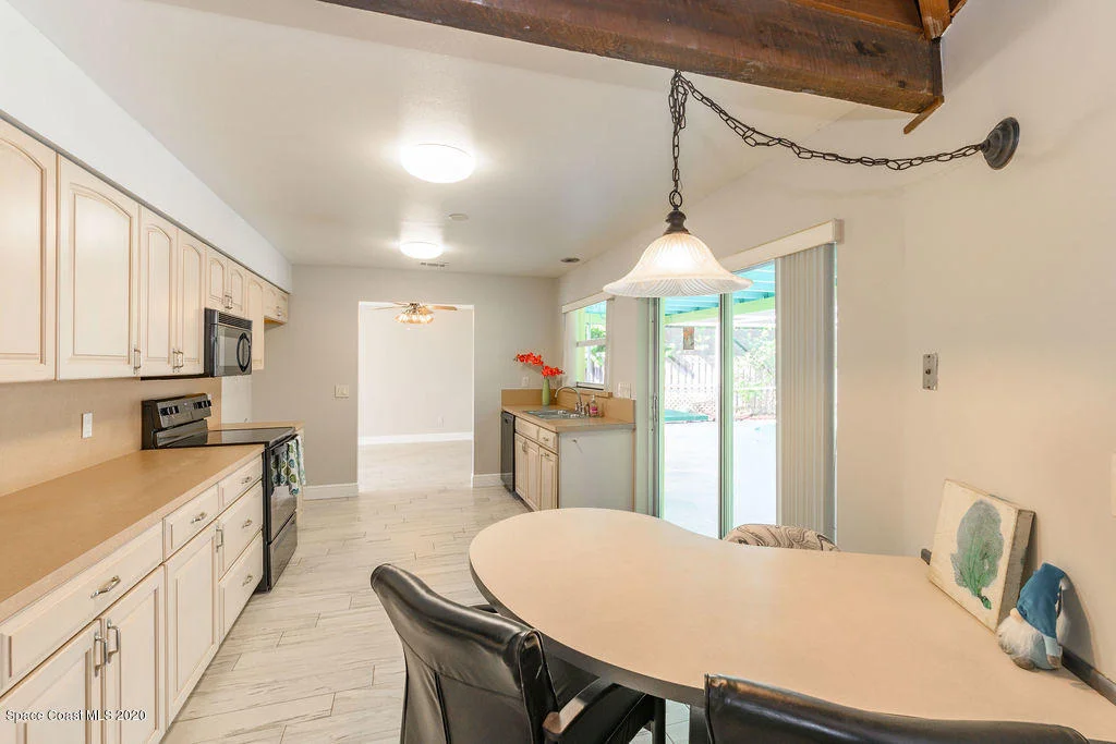 Photo of 250 Sand Pine Road