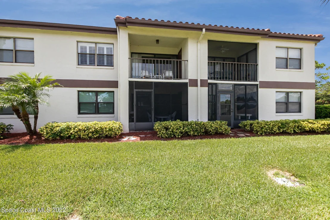 Photo of Unit 202 at 6068 Willowpointe Circle