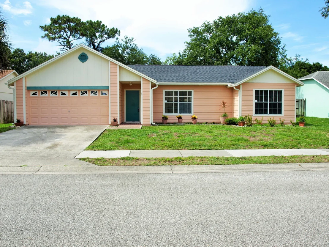 Photo of 164 Oak Lake Road