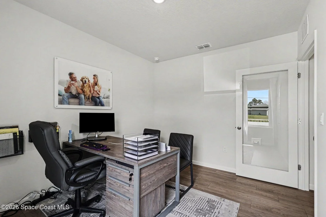 Photo of 1653 Garabaldi Circle SE