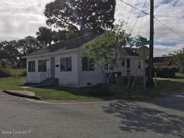 Photo of 801 Line Street