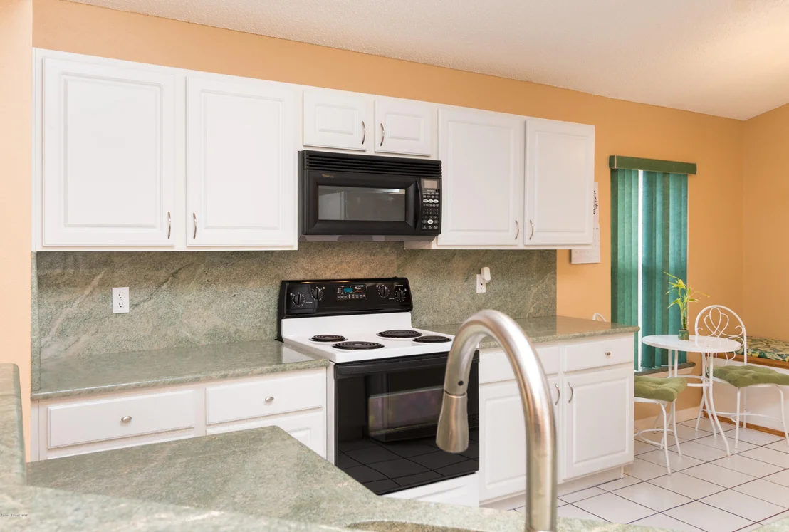 Photo of 1282 White Oak Circle