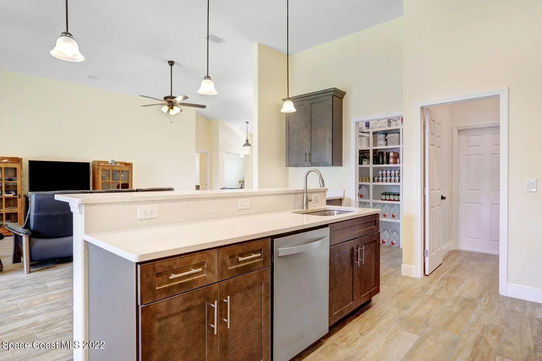 Photo of 335 Pine Boulevard