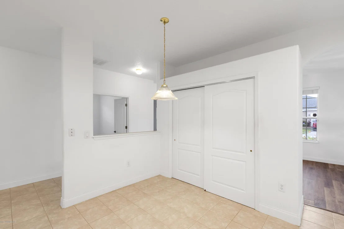 Photo of 1600 Bridgeport Circle