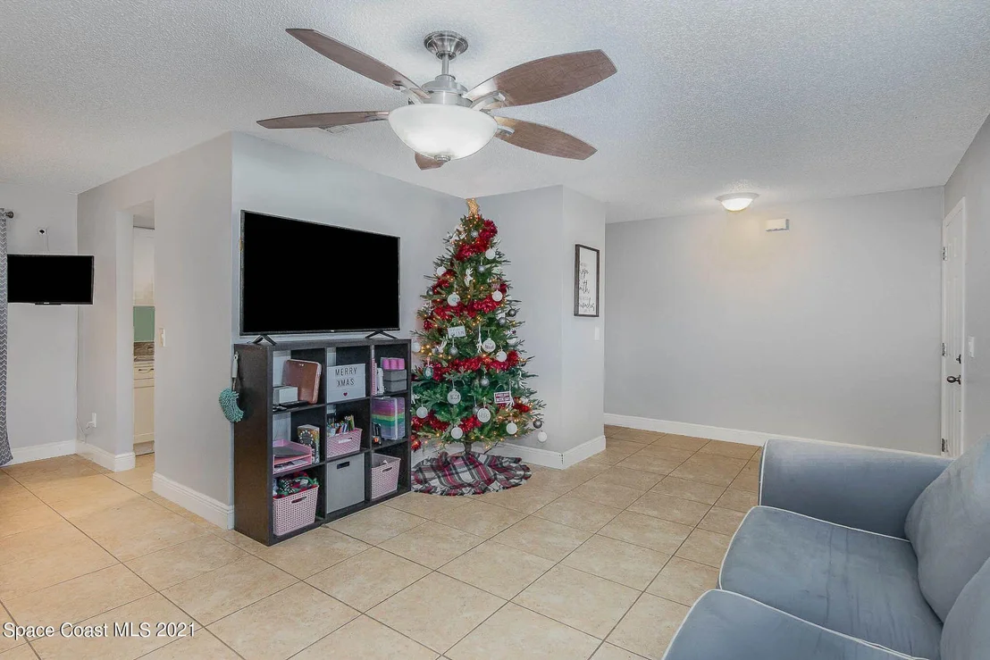 Photo of 1400 Eldron Boulevard SE