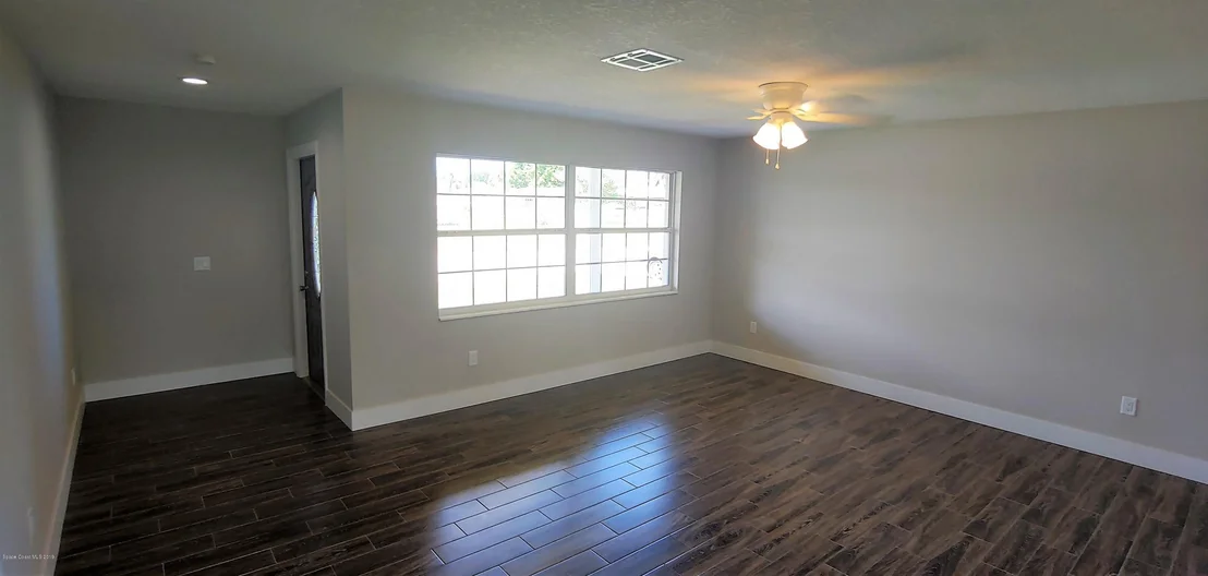 Photo of 2187 Montgomery Road