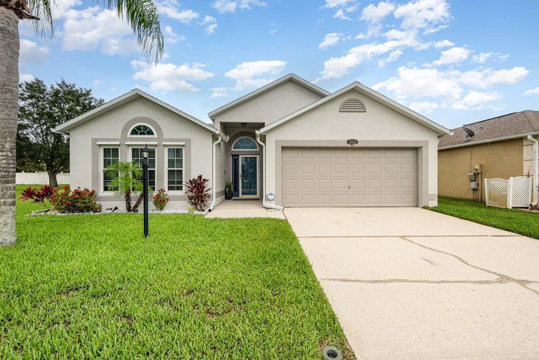 Photo of 1167 White Oak Circle
