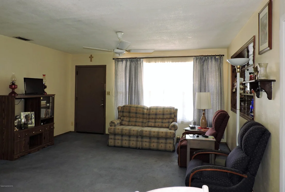 Photo of 1202 Alamanda Lane