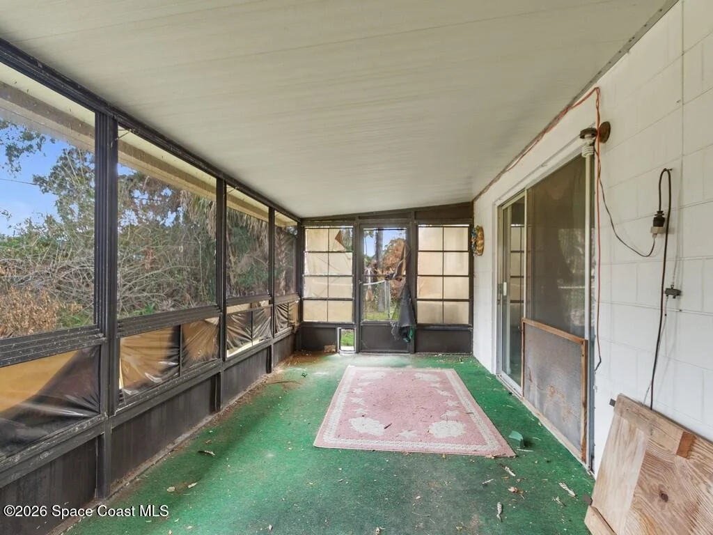 Photo of 1076 Madrid Road