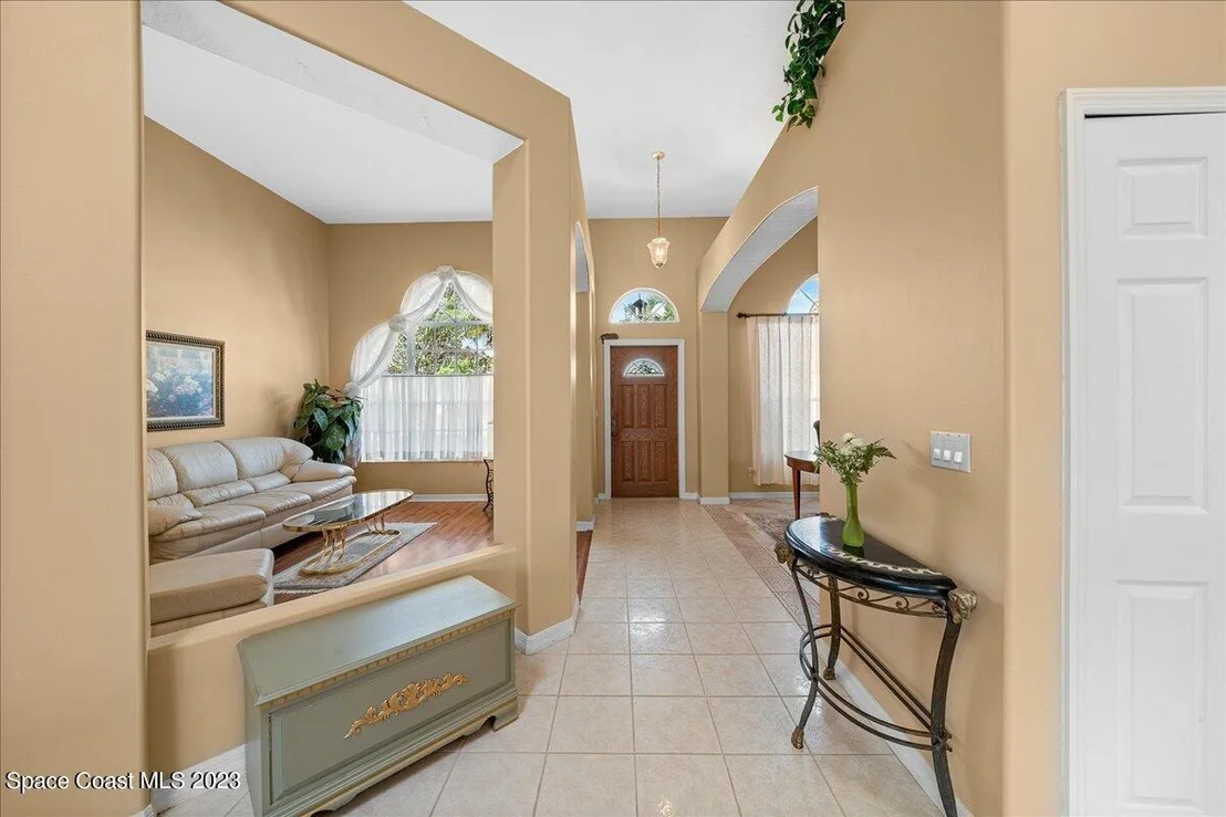 Photo of 369 Lake Victoria Circle