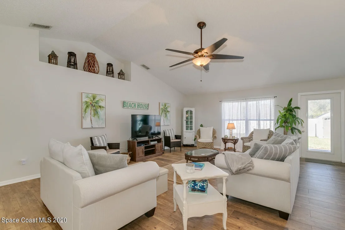 Photo of 1591 Whitman Drive