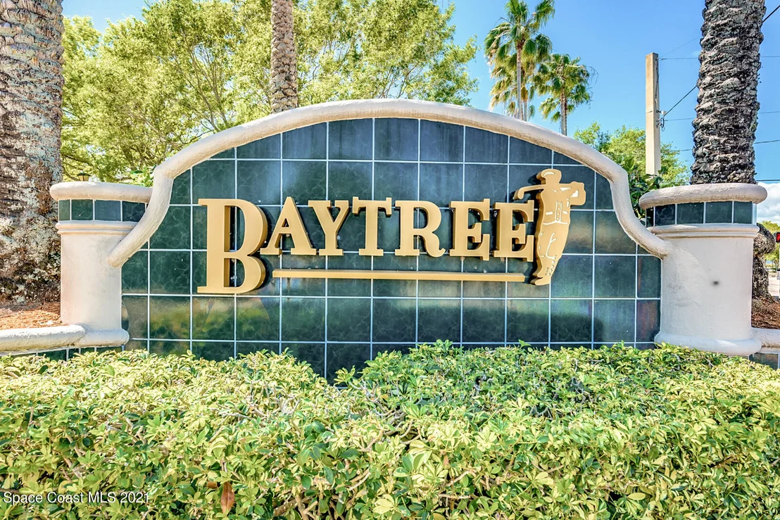 Photo of 955 Chatsworth Drive