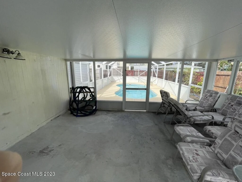 Photo of 300 Tulip Lane