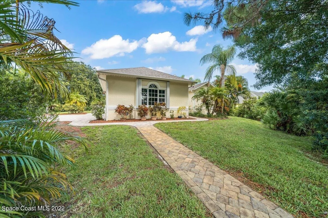 Photo of 4523 Long Lake Road