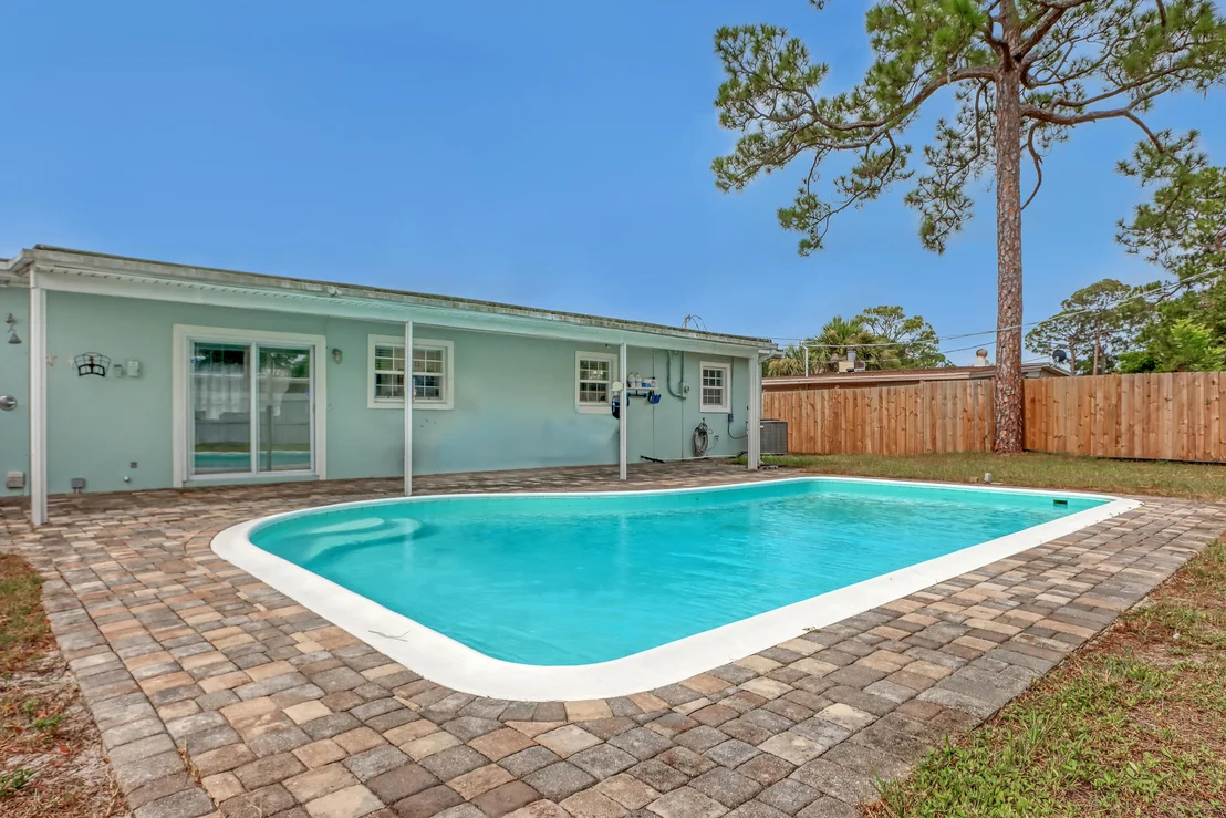Photo of 1048 Azalea Lane
