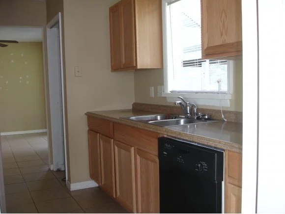 Photo of 474 NE Candlestick