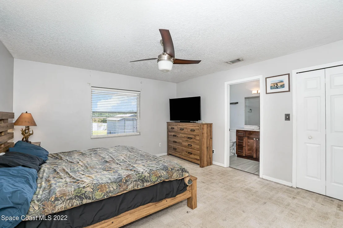 Photo of 6291 Golfview Avenue