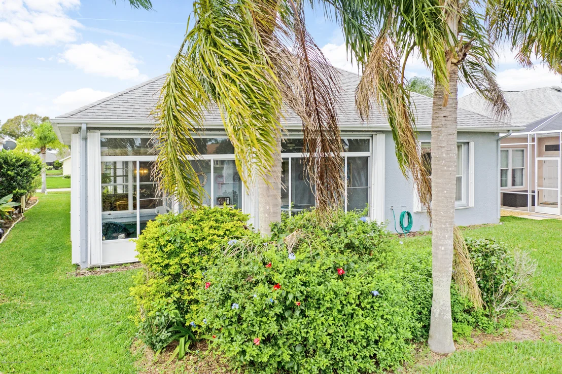 Photo of 2573 Addington Circle