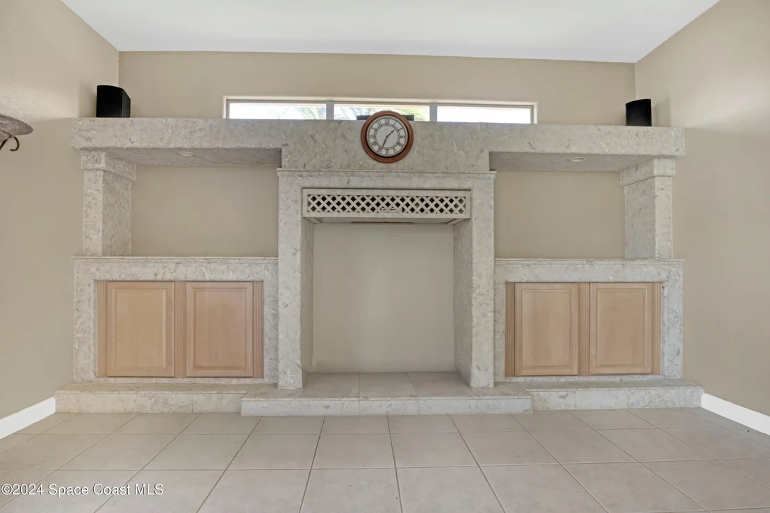 Photo of 402 Flanders Drive