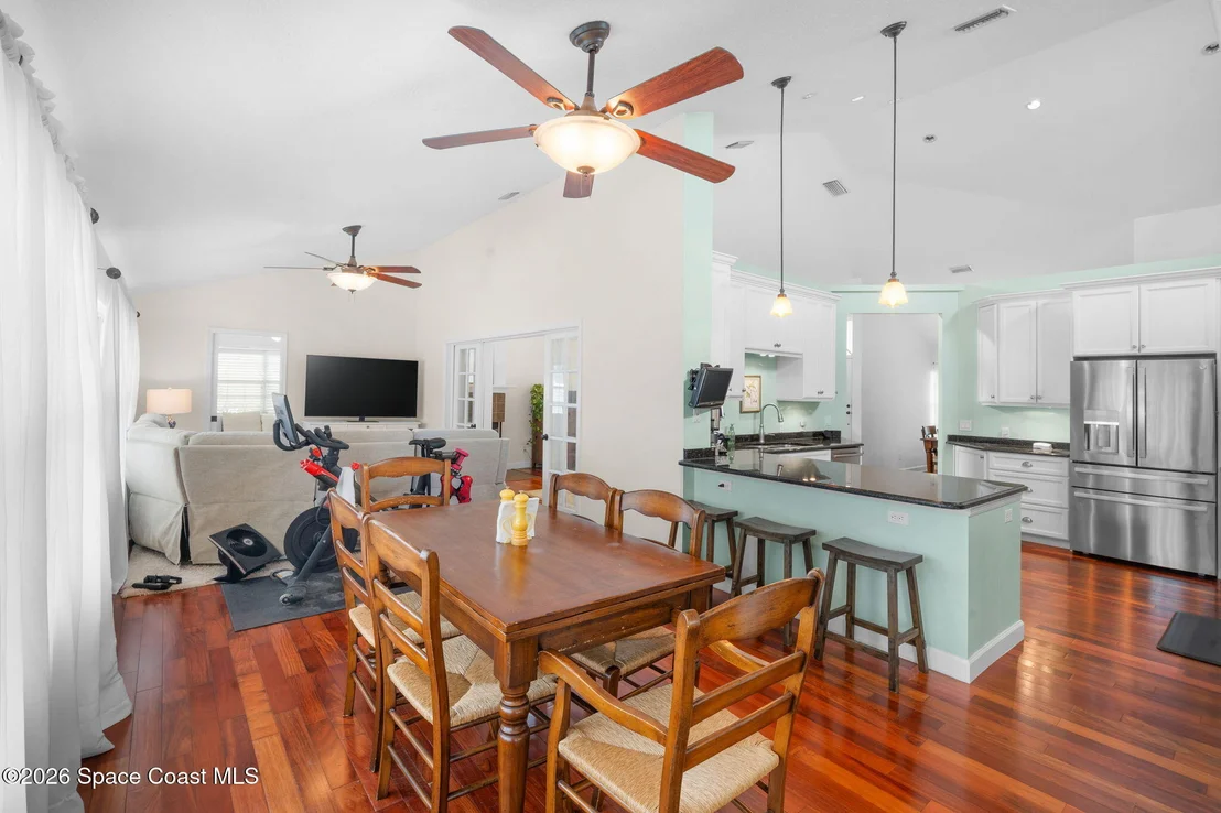 Photo of 432 Crystal Lake Drive