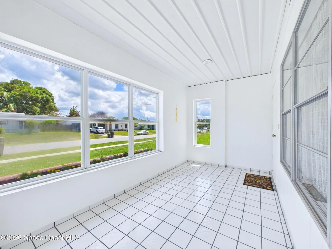 Photo of 2939 Chipper Drive NE