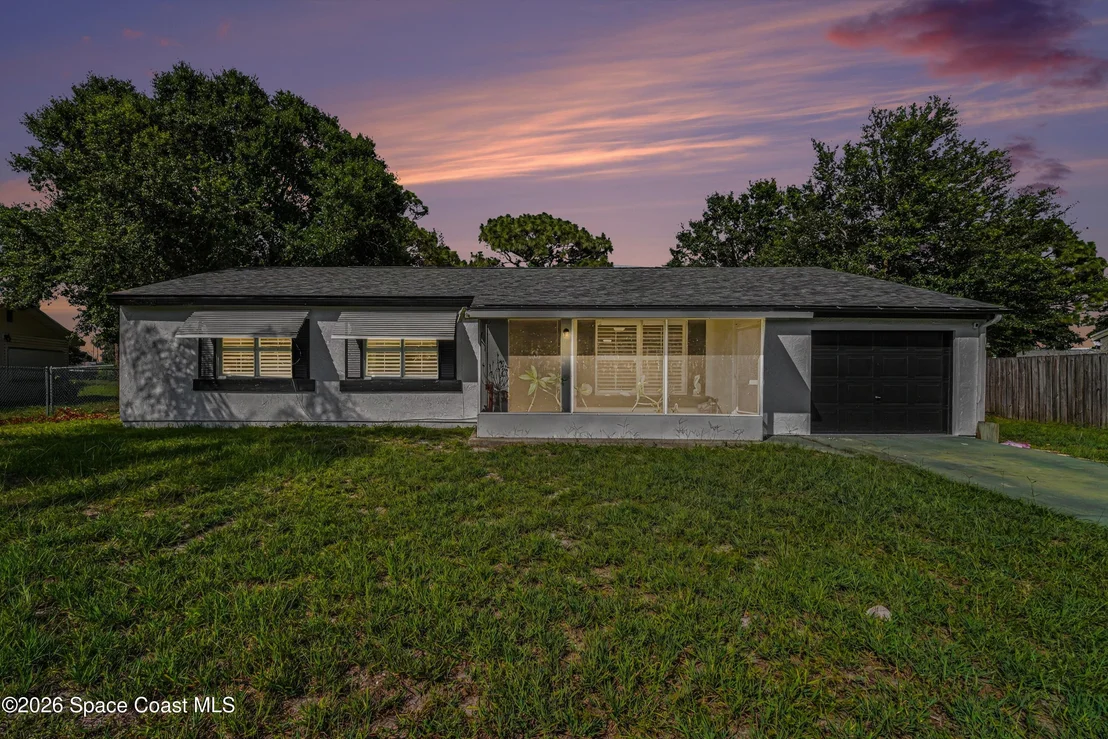 Photo of 1313 Cromey Road NE
