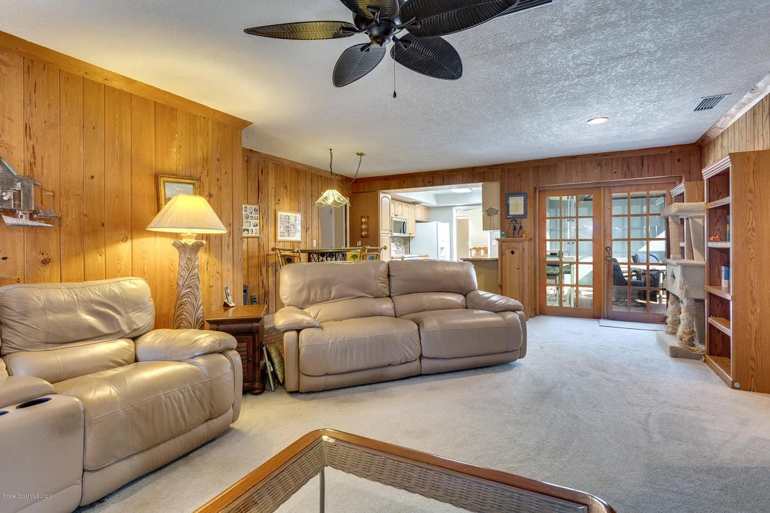 Photo of 611 Mango Drive